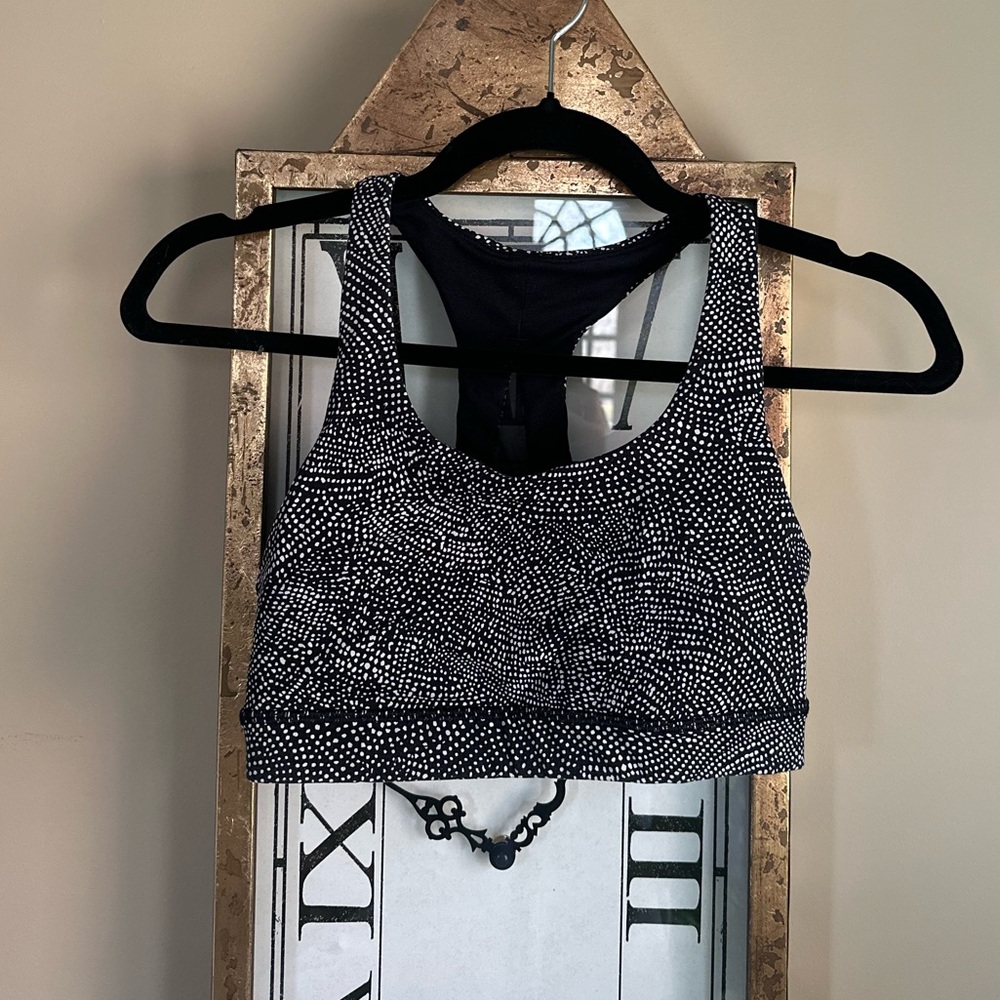 Lululemon Women's Black and White Sports Bra